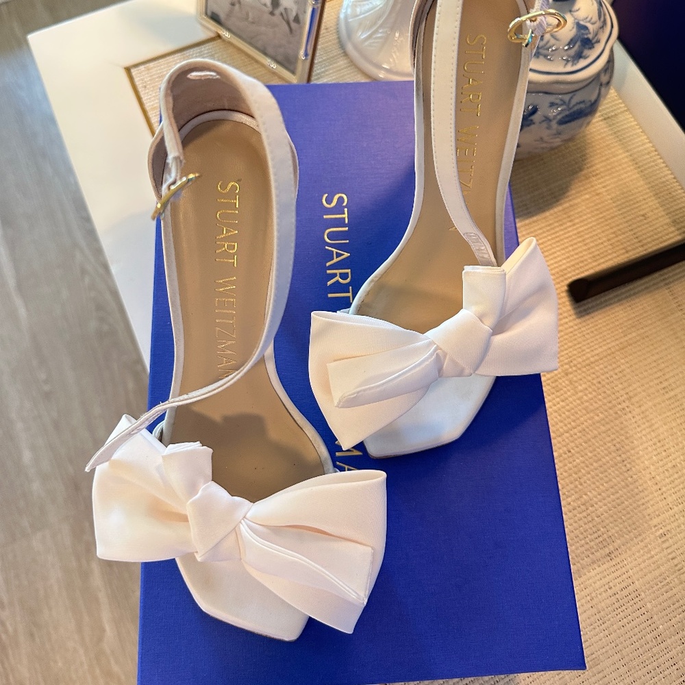 Stuart Weitzman White Bow Heels 7.5